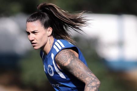 Paloma Maciel em treino do Cruzeiro