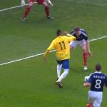Moicano e camisa 11: Neymar bailou contra Escócia em 2011, rival de provável 'reestreia'