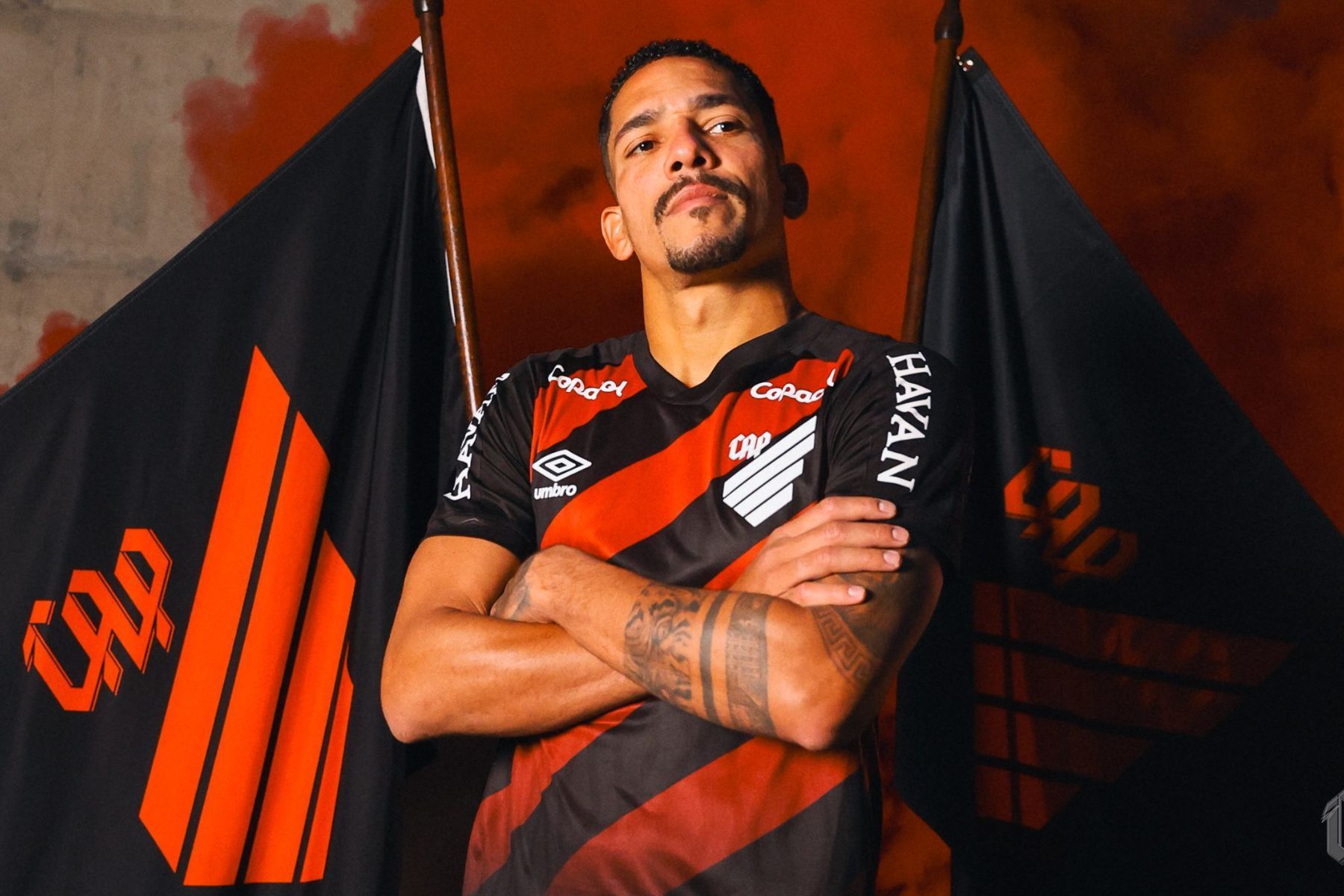 Athletico-PR anuncia contratação de Gilberto, ex-Bahia e Vasco
