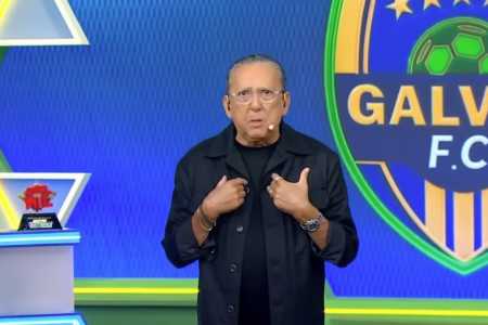 Galvão Bueno em ação no Galvão F.C, do SBT