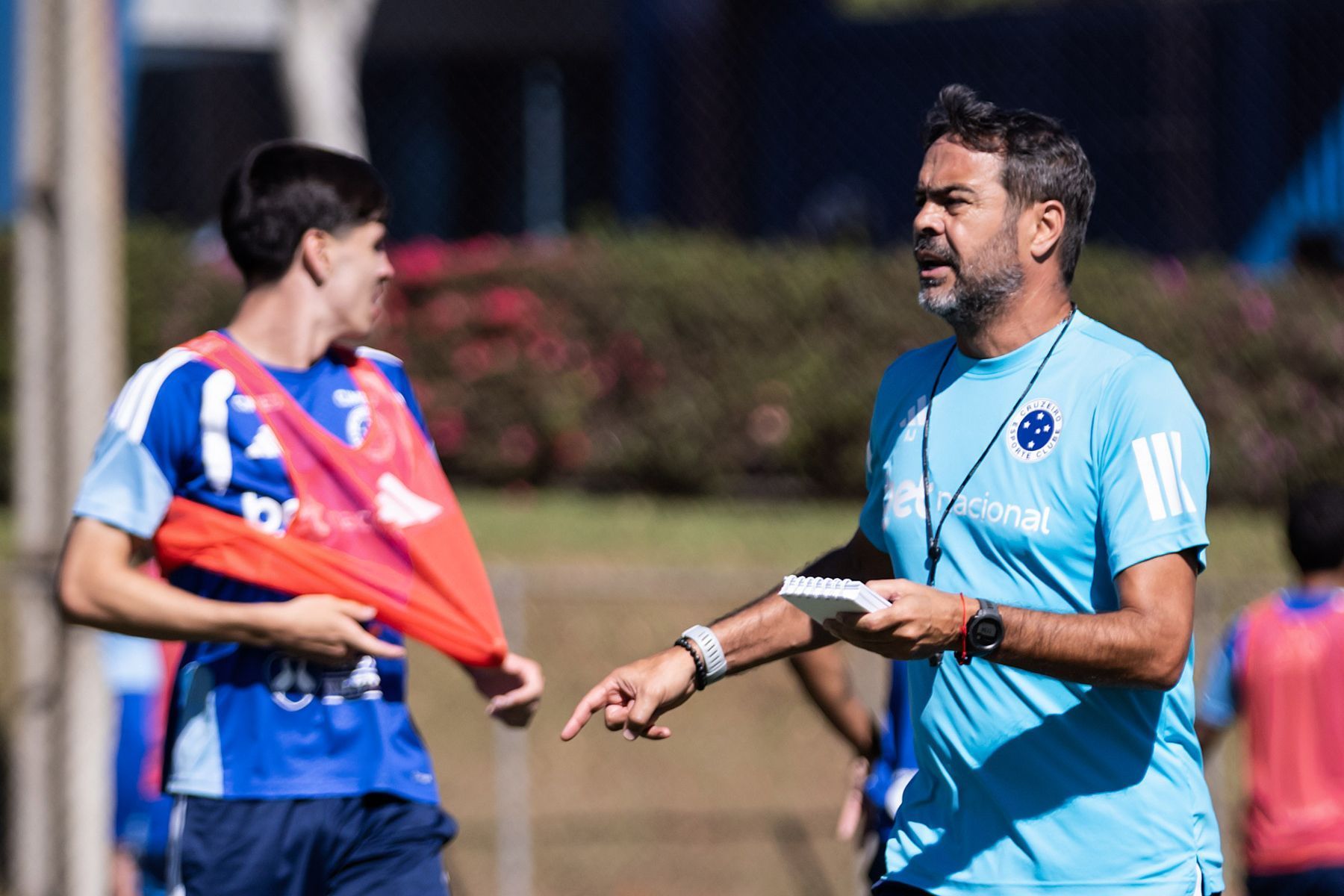 Crias, Rojas e mais: como foi o treino aberto do Cruzeiro à imprensa na Toca II