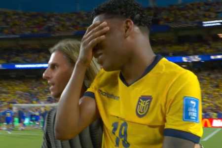 Gonzalo Plata, jogador do Flamengo, chorou após empate do Equador