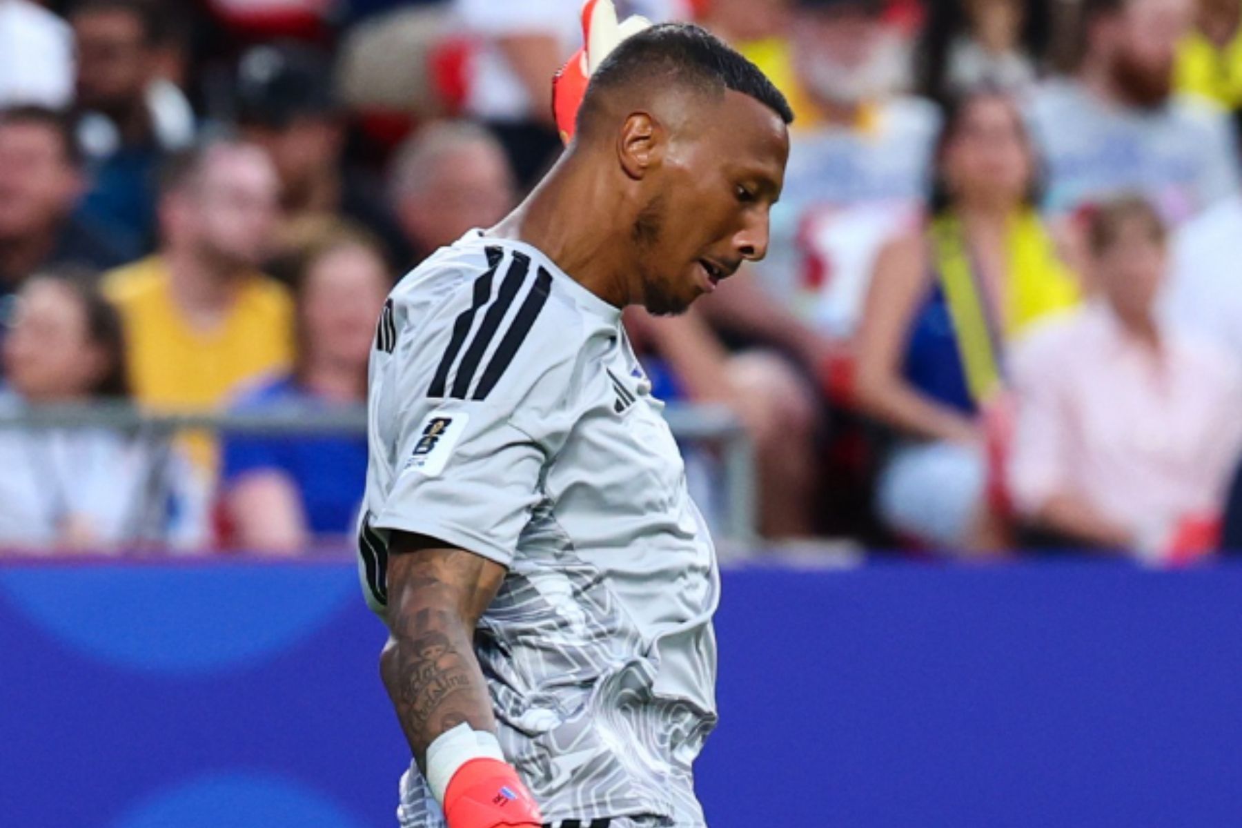Goleiro de Curaçao alcança recorde na Copa do Mundo com atuação histórica