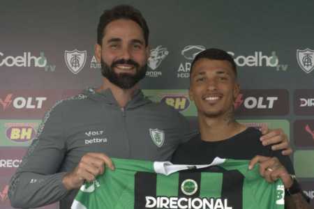 Otávio estende contrato com o América até dezembro de 2027