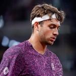Flavio Cobolli revela satisfação com desempenho em Roland Garros e tristeza por Arnaldi