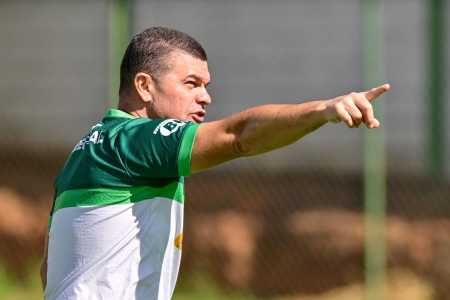 Umberto Louzer, novo técnico do América