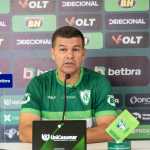 América apresenta Umberto Louzer como novo técnico: ‘Olhar daqui para frente’