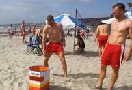 Jogadores da Suíça 'roubam a cena' e curtem praia às vésperas da Copa do Mundo