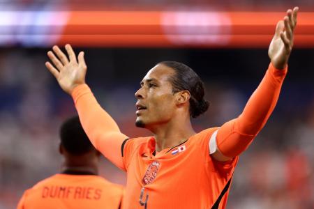 Virgil van Dijk abre o placar para a Holanda em estreia na Copa