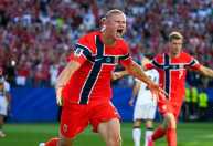 Haaland iguala recorde de algoz do Brasil na Copa do Mundo e faz promessa