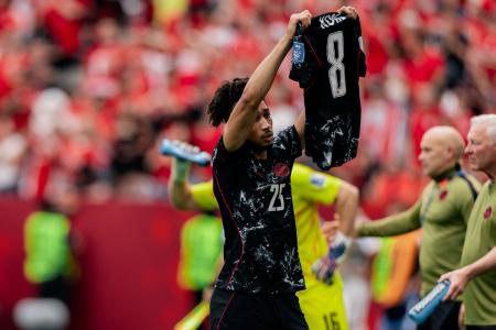 Saliba comemora gol e homenageia Kone • Reprodução / Canadá
