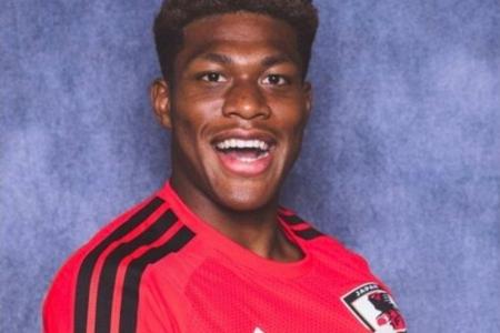 Zion Suzuki, goleiro do Japão