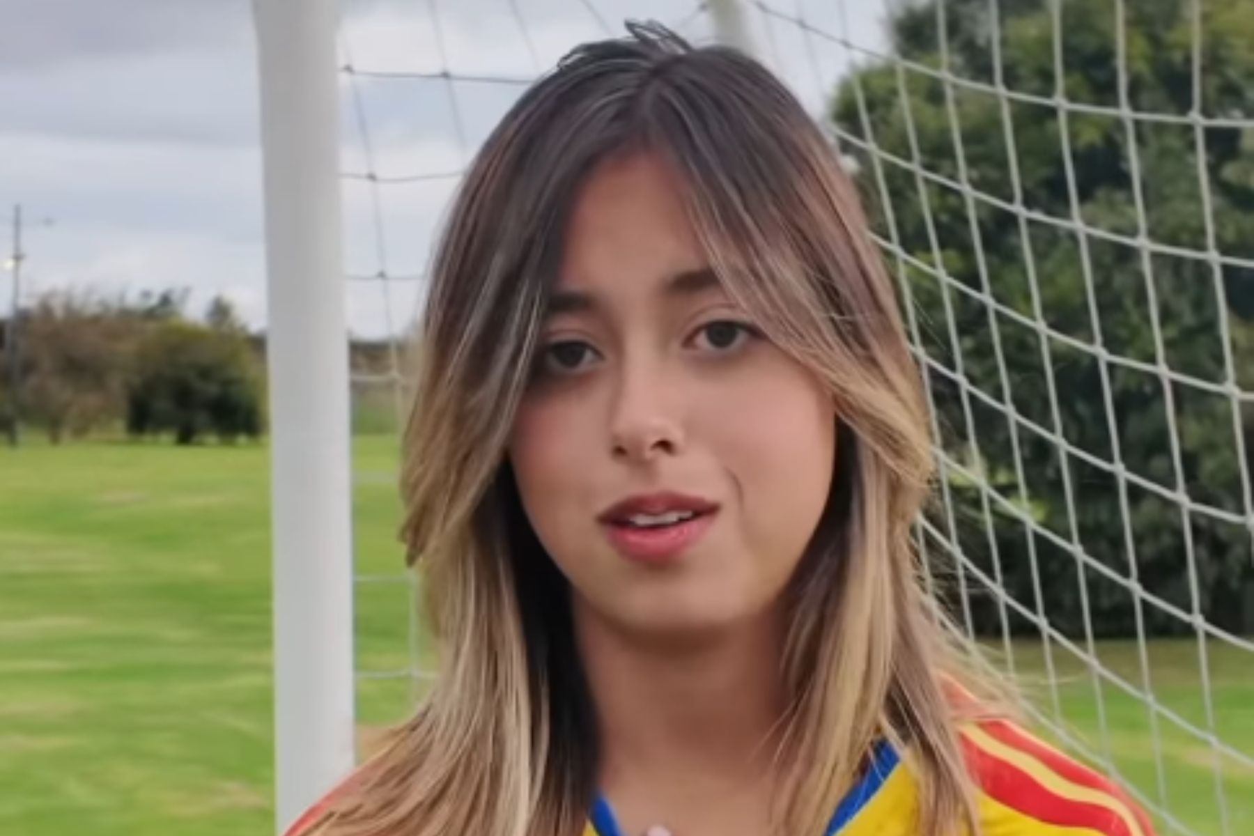 Filha do presidente da Colômbia se manifesta após polêmica com James Rodríguez