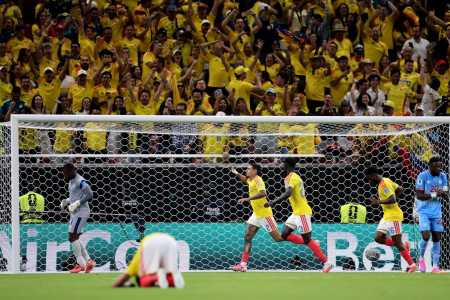 Daniel Muñoz marcou pela segunda vez na Copa do Mundo