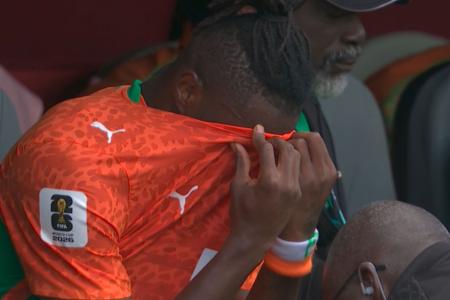 Wilfried Singo precisou ser substituido na partida entre Alemanha e Costa do Marfim