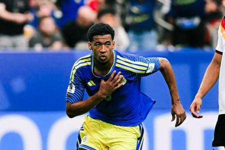 Livano Comenencia vibra com primeiro gol do Curaçao em Copas do Mundo