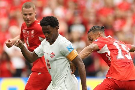 Suíça e Canadá avançam no Grupo B da Copa do Mundo