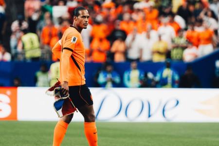 Holanda de Virgil van Dijk entra em campo nesta quinta-feira contra a seleção da Tunísia