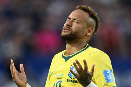 Brasil x Escócia: Neymar em ação na Copa do Mundo