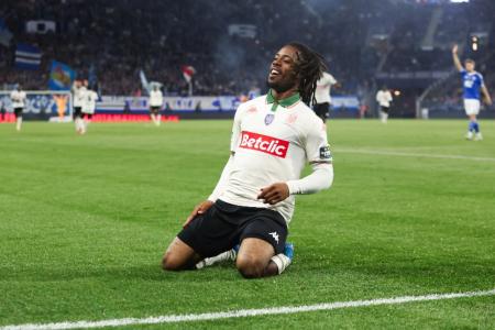Elye Wahi, atacante do Nice e da Seleção Marfinense