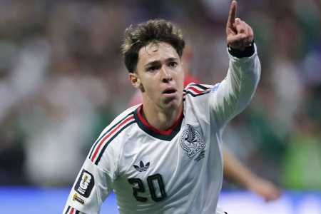 Mateo Chávez é eleito melhor jogador da partida entre México e República Tcheca