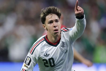 Mateo Chávez é eleito melhor jogador da partida entre México e República Tcheca