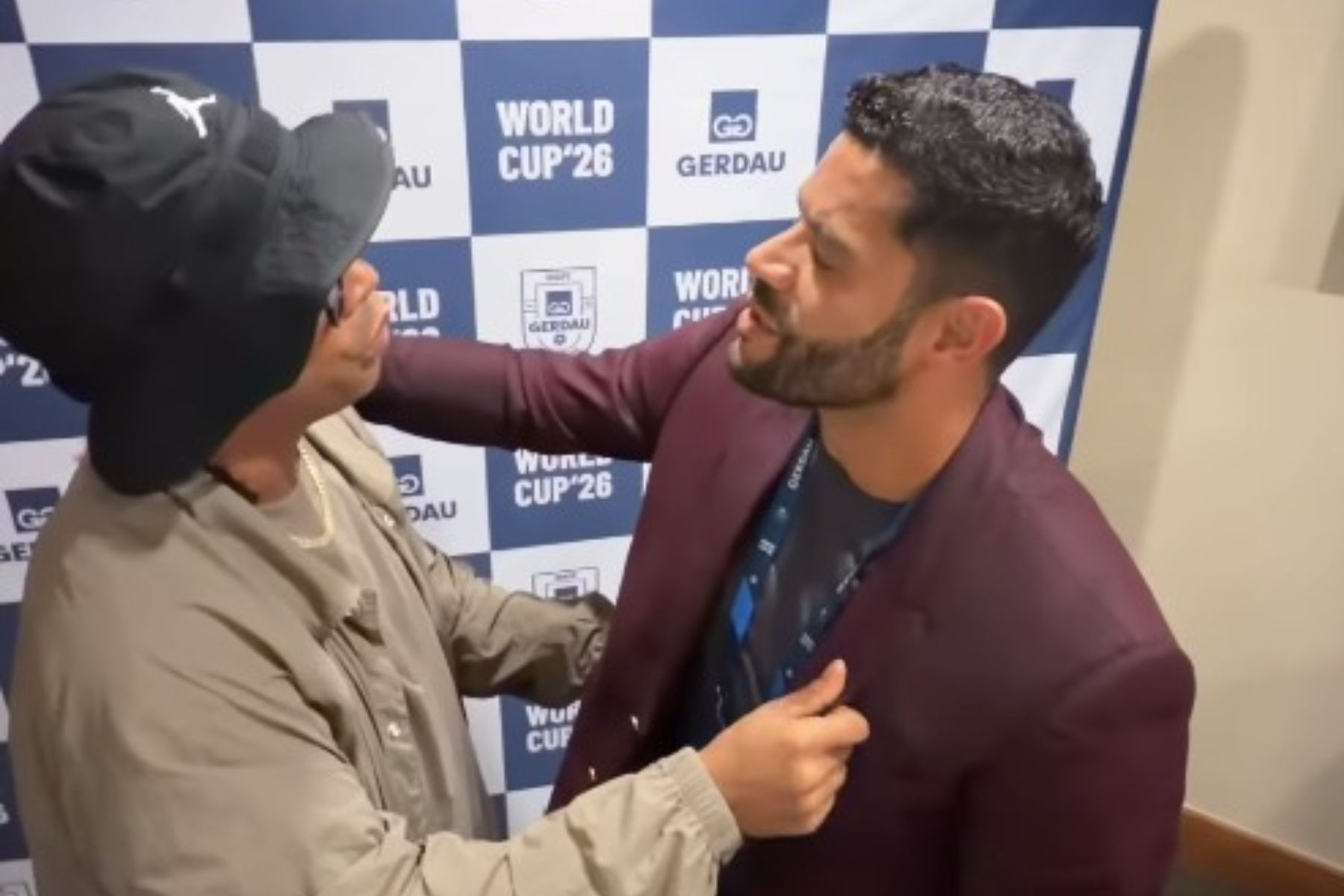 Ídolos do Atlético, Hulk e Ronaldinho se encontram nos EUA antes de jogo do Brasil