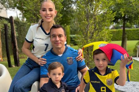 Daniel Noboa, presidente do Equador e sua família prestam torcida à seleção do Equador