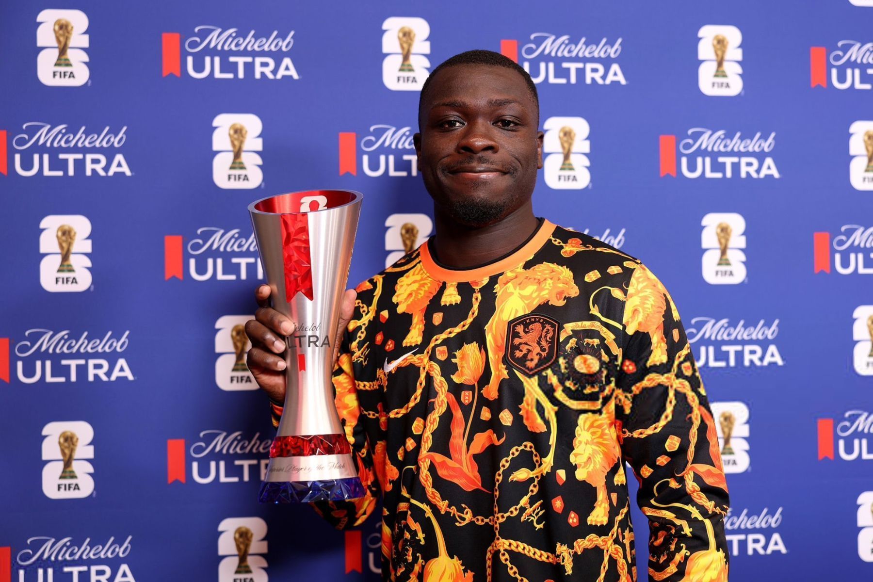 Brian Brobbey é eleito melhor jogador da partida entre Holanda e Tunísia na Copa do Mundo