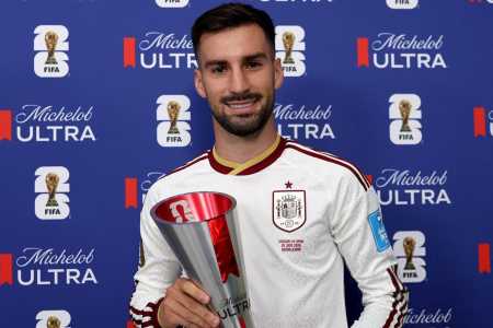 Álex Baena é eleito o melhor jogador da partida entre Espanha e Uruguai