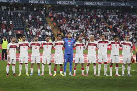 Seleção Turca em último amistoso antes do embarque para a Copa do Mundo