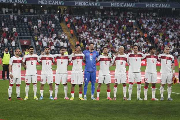 Turquia anuncia convocação para a Copa do Mundo após 24 anos de ausência