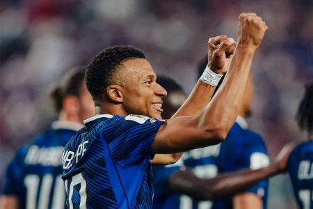 Kylian Mbappé marca dois gols na vitória entra França e Iraque