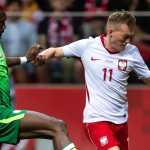Com gol "no apagar das luzes", Nigéria e Polônia empatam em amistoso