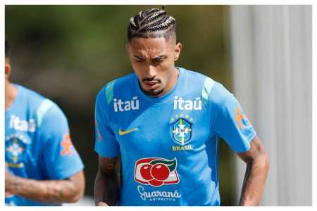 Raphinha em treino da Seleção Brasileira