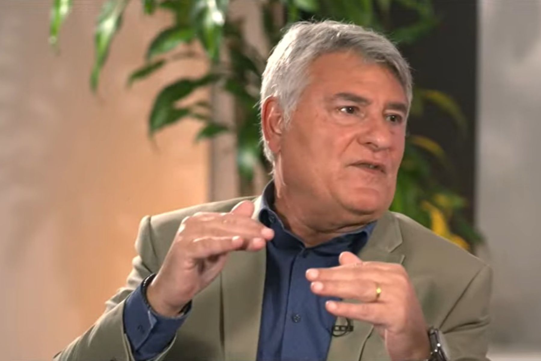 Cleber Machado é direto e responde se existe rivalidade com Galvão Bueno