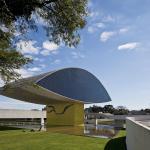 Museu Oscar Niemeyer inaugura novo espaço de convivência com peças assinadas