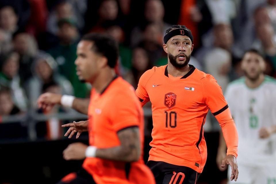 Com Memphis em campo, Holanda é surpreendida e perde para a Argélia em amistoso pré-Copa