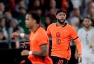 Com Memphis em campo, Holanda é surpreendida e perde para a Argélia em amistoso pré-Copa