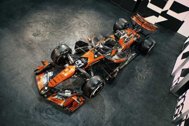 McLaren apresenta pintura especial em celebração à marca histórica na Fórmula 1