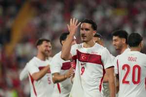 Turquia goleia Macedônia do Norte em amistoso preparatório para a Copa do Mundo