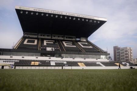 Estádio Germano Kruger, em Ponta Grossa