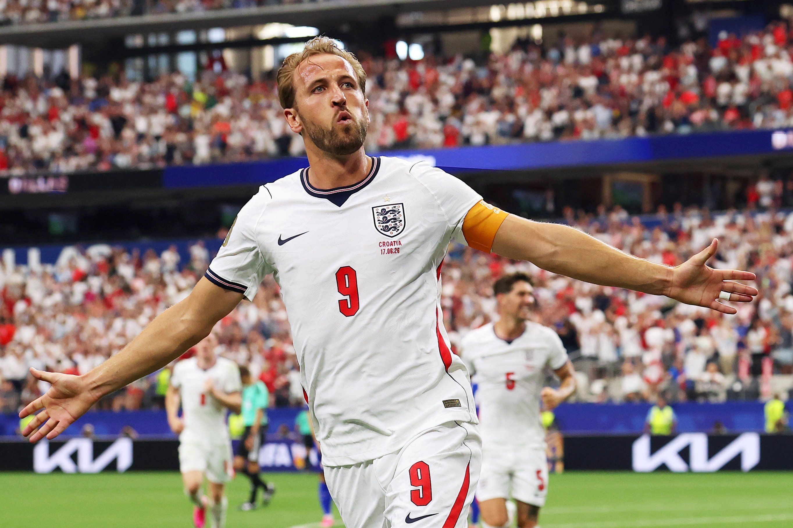 Com dois de Kane, Inglaterra bate Croácia em jogo de seis gols na Copa do Mundo
