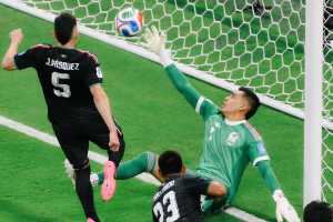 'Ochoa quem?' Imprensa mexicana reage à 'milagre' de goleiro na Copa do Mundo