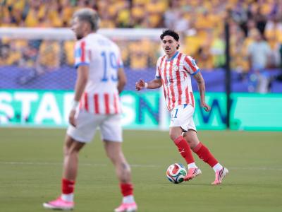 Maurício em campo pelo Paraguai na Copa do Mundo