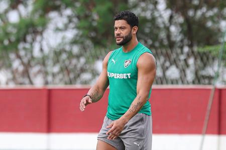 Hulk em treinamento pelo Fluminense