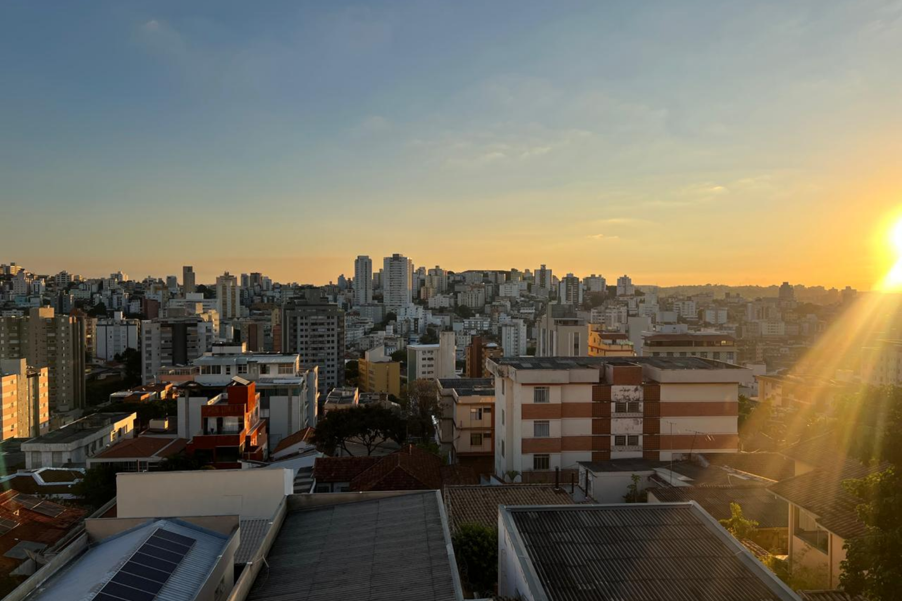 Frio continua? Confira a previsão do tempo para BH nesta segunda-feira (22)