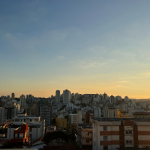 Calor continua? Veja previsão do tempo para este sábado (8) em MG