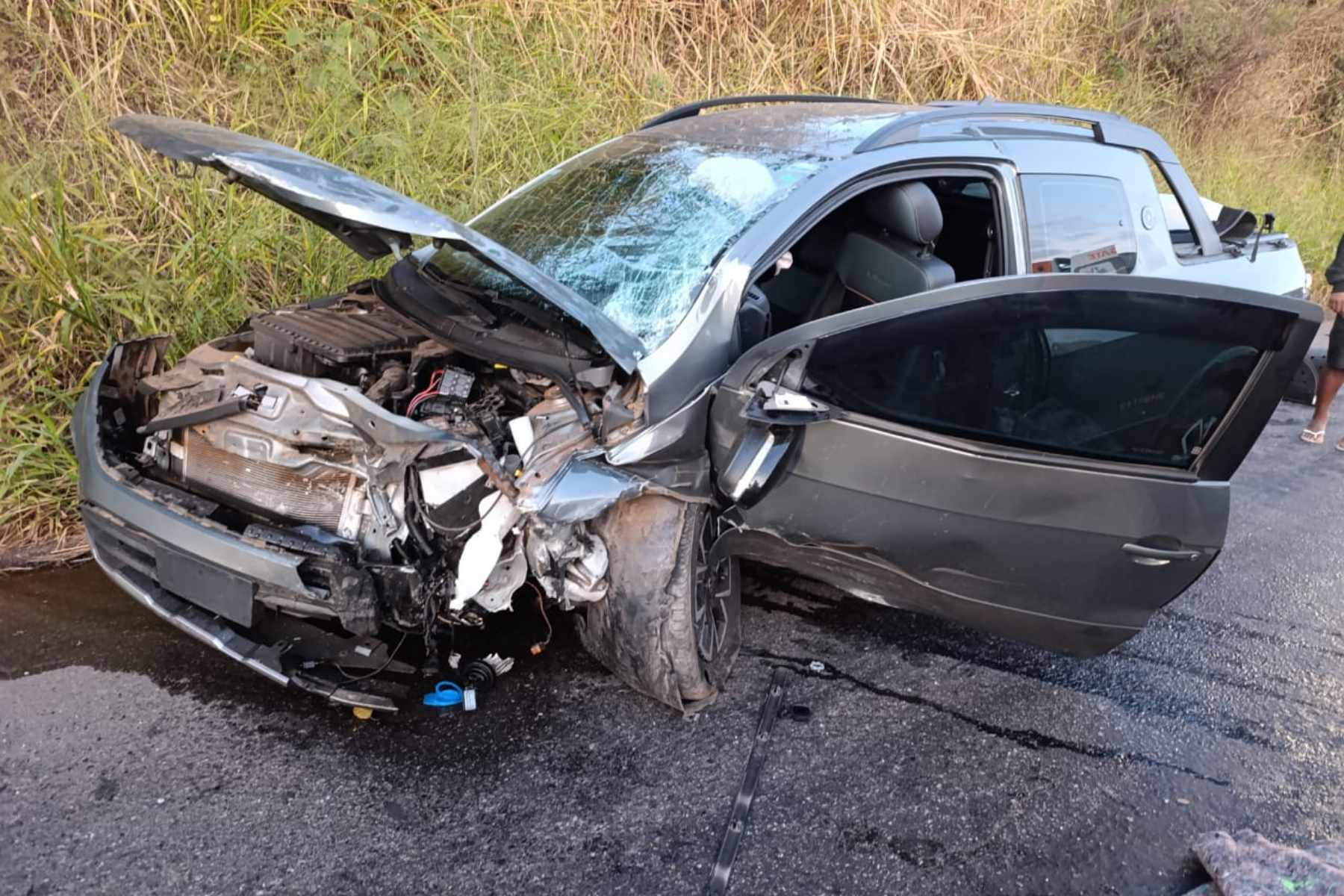 Acidente na BR-381 deixa pessoas gravemente feridas