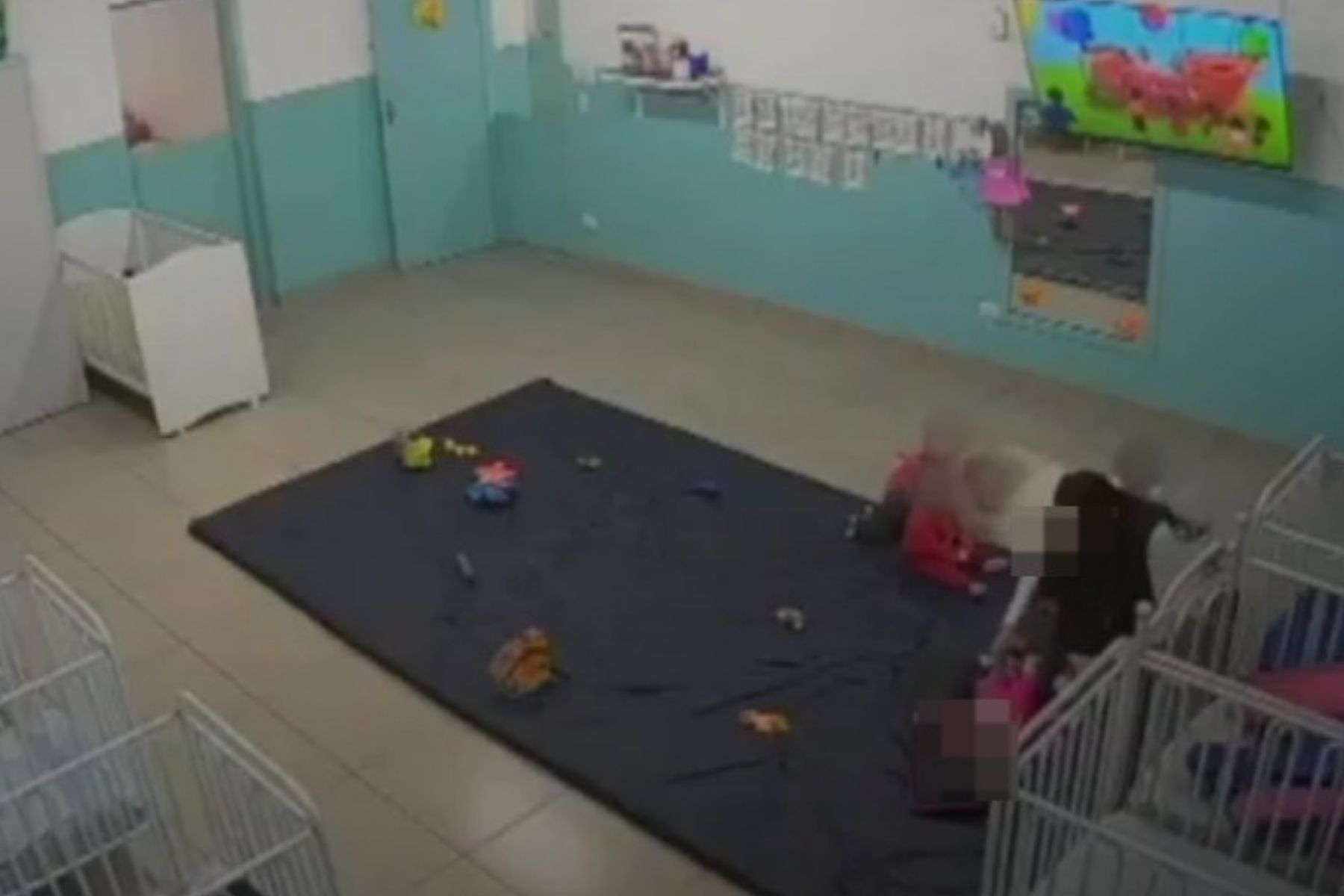 Vídeo: funcionária de creche agride bebê de 6 meses em Cerquilho-SP; ela foi afastada da função